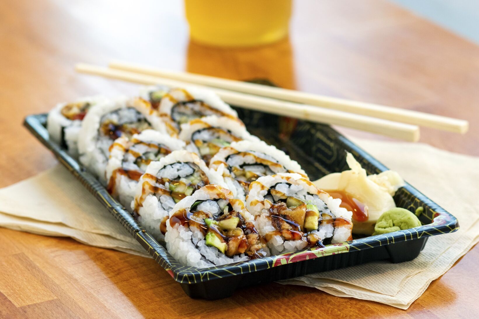Eel avocado roll